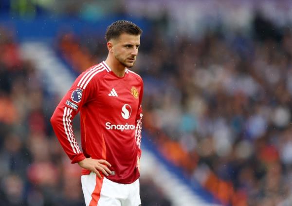 曼聯(lián)最水7號??芒特6420萬加盟1年半1球1助，首發(fā)踢13分鐘又傷了