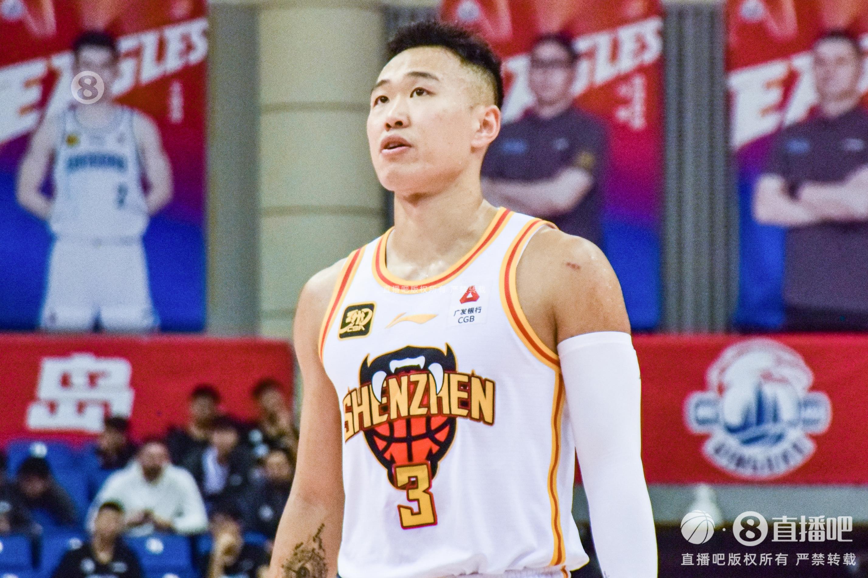 下半場沒給打！賀希寧14分鐘3中0無得分 僅拿3籃板